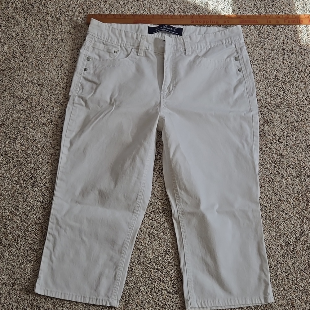 Gloria Vanderbilt White Denim Capris The Perfect Fit Size 10